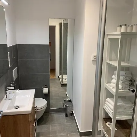 Landgasthof Alter Krug Ot Marquardt 아파트 *