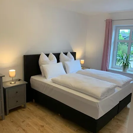 Landgasthof Alter Krug Ot Marquardt 포츠담