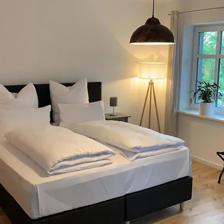 Landgasthof Alter Krug Ot Marquardt 아파트 *